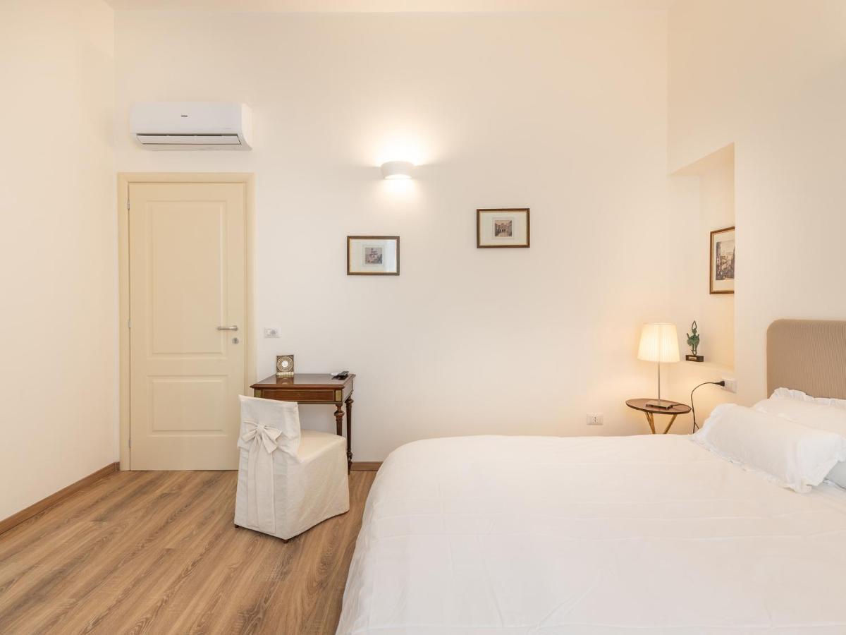 B&B Palazzo Merello Cagliari Bagian luar foto